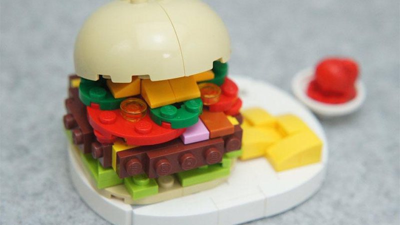 Japonês é mestre em construir comida usando peças de lego - Foto: Reprodução/ Twitter