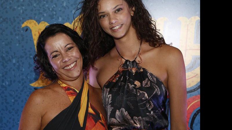 Marin Nery ao lado da mãe Cristiane Magali - Foto: Reprodução/ Gshow/ Fábio Rocha