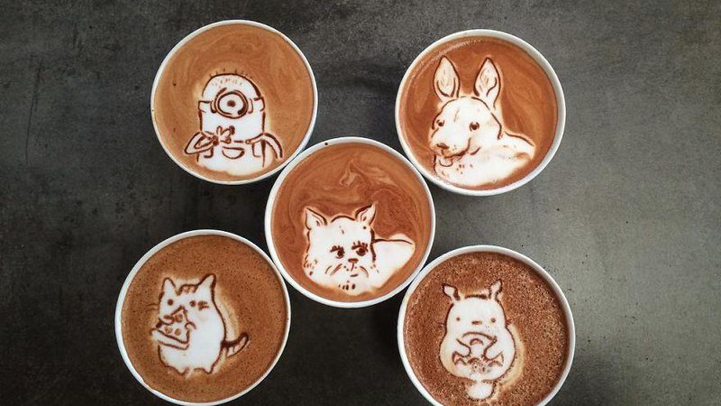 Imagem Artista norte-americana prepara cafés com desenhos exclusivos