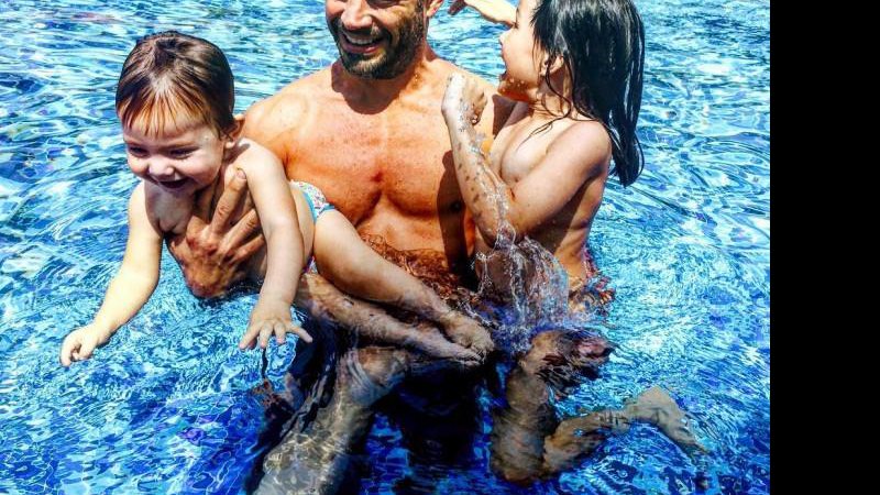 Malvino Salvador com as filhas Sofia e Ayra - Foto: Reprodução/ Instagram