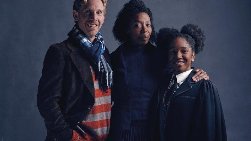 Paul Thornley (Ron Weasley), Noma Dumezweni (Hermione Granger) e Cherrelle Skeete (Rose Granger-Weasley) - Foto: Divulgação/ pottermore.com