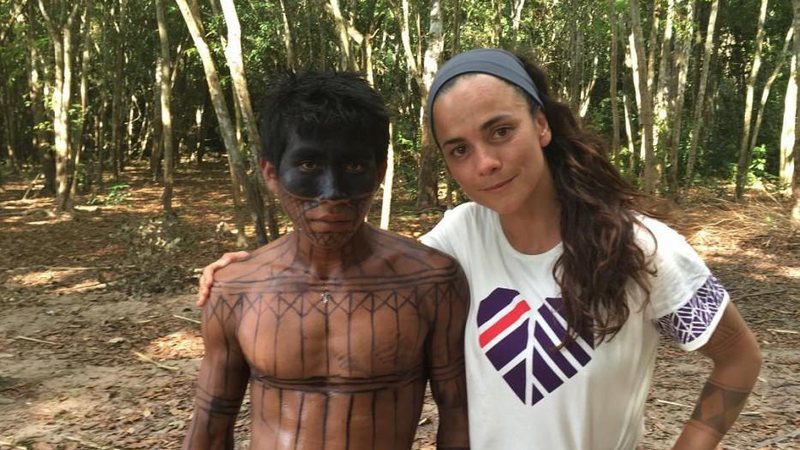 Alice Braga visita aldeia indígena na Amazônia - Foto: Rerpodução/ Instagram
