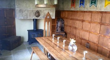 Família inglesa transforma sala de jantar em Hogwarts - Foto: Reprodução