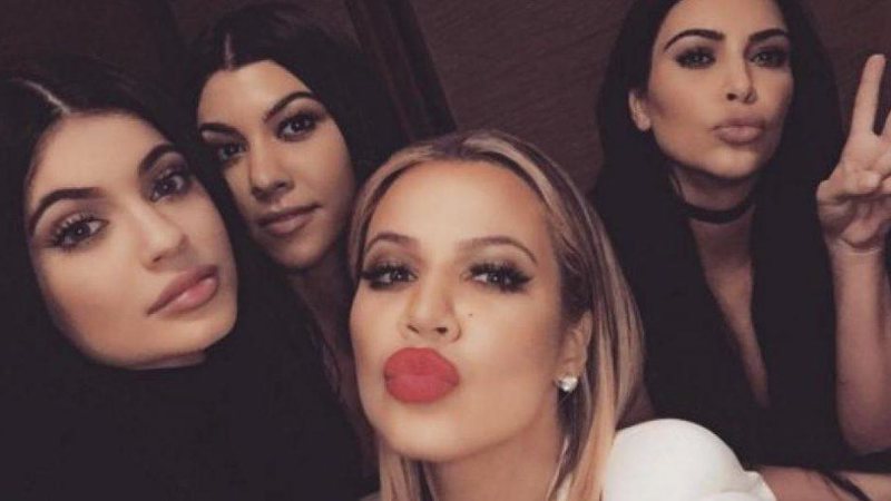 Irmãs Kardashian decidiram se afastar das redes sociais após assalto sofrido por Kim - Foto: Reprodução/ Instagram
