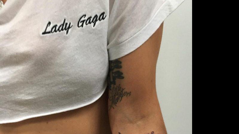 Lady Gaga tatua o nome de seu mais novo álbum no braço - Foto: Reprodução/ Instagram