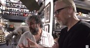 Adam Savage e o cineasta Peter Jackson - Foto: Reprodução