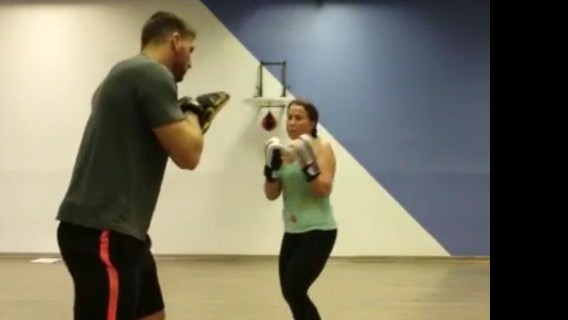 Zilu Camargo mostra parte da aula de boxe - Foto: Reprodução/ Instagram