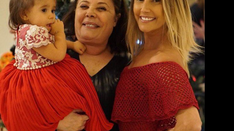 Deborah Secco com a mãe, Dona Silvia, e a filha, Maria Flor - Foto: Reprodução/ Instagram