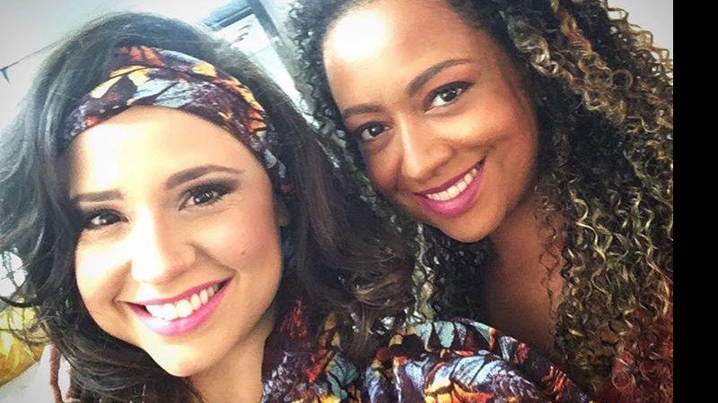 Francis Helena e Aretha Oliveira trabalham juntas na peça Chapeuzinho Vermelho e o Valor de um Sorriso - Foto: Reprodução/ Instagram