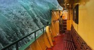 Haig Gilchrist fotografou as ondas atingindo o barco onde trabalha próximo ao porto de Sydney, na Austrália - Foto: Reprodução/ Instagram
