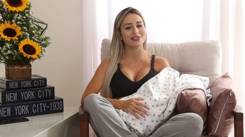 Letícia Santiago controu curiosidades da gravidez e do parto em seu canal no YouTube - Foto: Reprodução/ YouTube