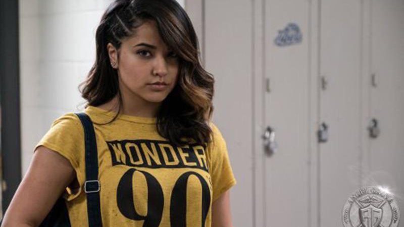 Trini (Becky G) será a primeira protagonista lésbica dos filmes de herói de Hollywood - Foto: Reprodução