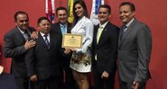 Vivian Amorim recebeu o certificado de honra ao mérito na Assembleia Legislativa do Amazonas - Foto: Reprodução/ Instagram