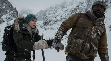 Idris Elba e Kate Winslet estrelam o romance Depois Daquela Montanha - Foto: Divulgação