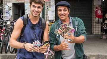 Léo Régis (Rafael Vitti) conhecerá o pai, Almir (Evandro Mesquita), nos próximos capítulos de Rock Story - Foto: TV Globo/ Felipe Monteiro/ Gshow