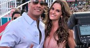 Dwayne e Izabel no lançamento de Baywatch, nos EUA - Foto: Reprodução/ Instagram