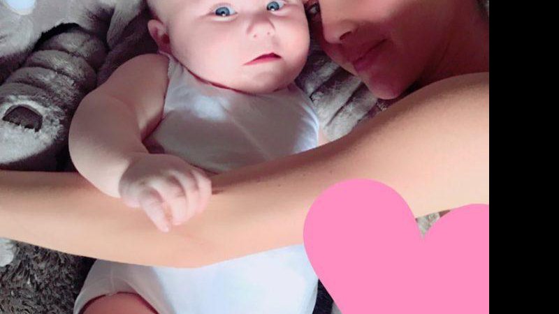 Anahí com o filho, Manuel, de cinco meses - Foto: Reprodução/ Instagram