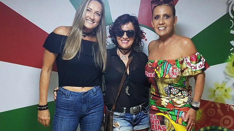 As ex-chacretes Regina Polivalente, Cleópatra e Rita Cadillac se reencontraram na quadra da Grande Rio - Foto: Reprodução/ Instagram