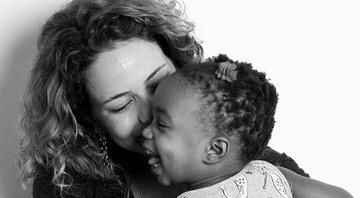 Leandra Leal posa com a filha, Julia, e fala sobre maternidade e preconceito - Foto: Reprodução/ Instagram