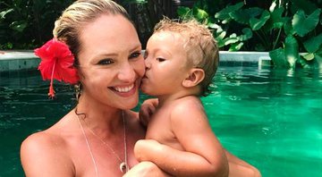 Candice Swanepoel com o filho Anacã, de 1 ano e 3 meses - Foto: Reprodução/ Instagram
