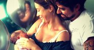 Juliana Didone com a filha recém-nascida, Liz, e o marido, Flávio Rossi - Foto: Reprodução/ Instagram