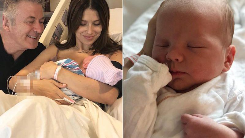 Hilaria Thomas, mulher de Alec Baldwin, postou selfie 24 horas após o nascimento do 4º filho para desmistificar o corpo pós-parto - Foto: Reprodução/ Instagram