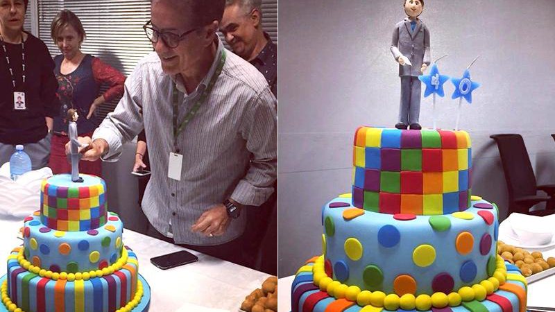 Carlos Tramontina ganhou bolo surpresa em comemoração aos 40 anos de emissora - Foto: Reprodução/ Instagram