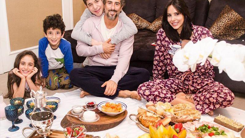 Marcos Mion com a mulher, Suzana Gullo, e os filhos Romeo, Stefano e Donatella - Foto: Reprodução/ Instagram