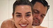 Naiara Azevedo compartilhou foto no banho com o marido para dizer que está com saudades - Foto: Reprodução/ Instagram