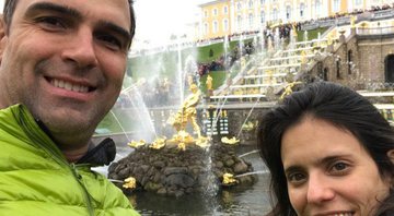Tadeu Schmidt e a mulher, Ana Cristina, visitaram os pontos turísticos de São Petesburgo, na Rússia - Foto: Reprodução/ Instagram