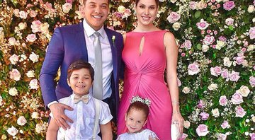 Wesley Safadão com a esposa, Thyane Dantas, e os filhos Yhudy, da relação com Mileide, e Ysis, do casamento com a modelo - Foto: Reprodução/ Instagram