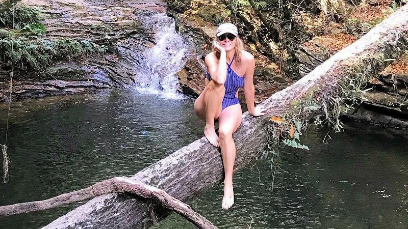 Christine Fernandes visitou uma das cachoeiras de Carrancas, em Minas Gerais, no final de semana - Foto: Reprodução/ Instagram