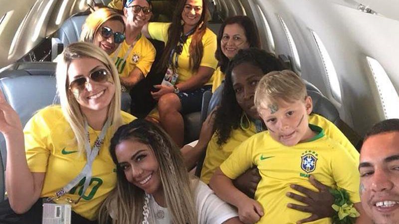 Família de Neymar fretou jatinho para ir à Rússia ver o jogo contra o México - Foto: Reprodução/ Instagram