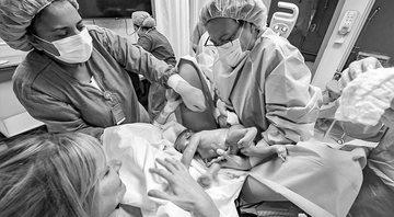 Ana Claudia Michels deu à luz Santiago nesta quinta-feira (08/08) - Foto: Reprodução/ Instagram/ Katia Rocha