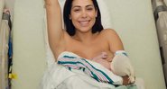 Bella Falconi posou com Stella, sua segunda filha, e falou sobre o parto - Foto: Reprodução/ Instagram