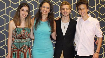 Carla Vilhena com os filhos Clarissa, Pedro e Marcelo - Foto: Reprodução/ Instagram