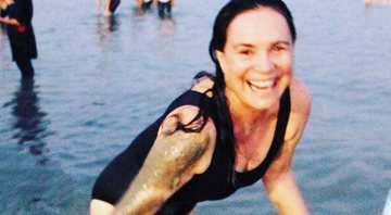 Regina Duarte relembrou banho de lama no Mar Morto - Foto: Reprodução/ Instagram