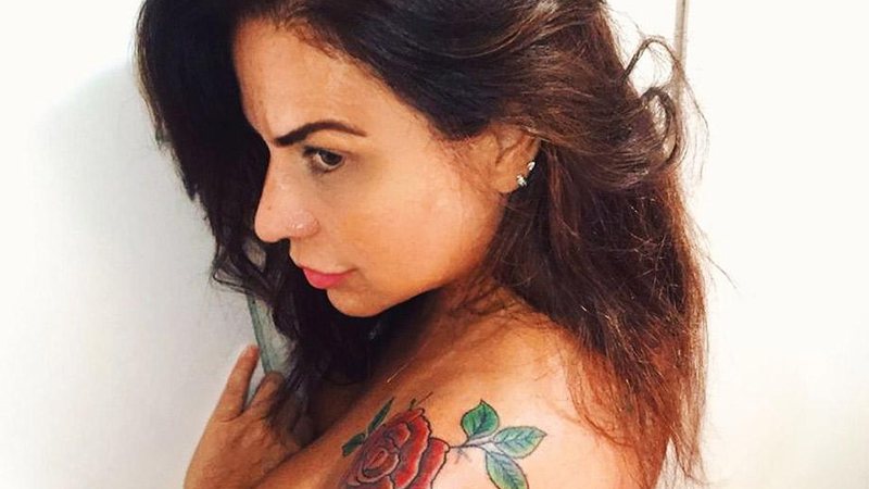 Solange Gomes mostrou sua nova tatuagem na web - Foto: Reprodução/ Instagram