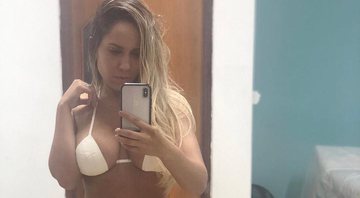 Mulher Melão recorreu ao biquíni de fita na hora de atualizar o bronzeado - Foto: Reprodução/ Instagram
