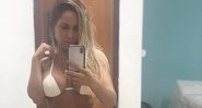 Mulher Melão recorreu ao biquíni de fita na hora de atualizar o bronzeado - Foto: Reprodução/ Instagram