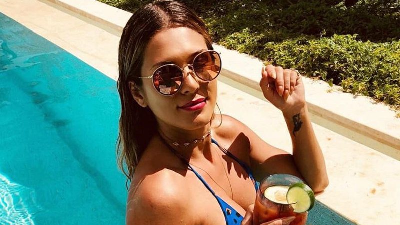 Lívia Andrade curte piscina neste domingo - Foto: Reprodução/Instagram