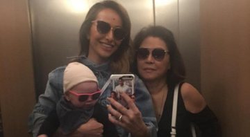 Sabrina, Zoe e Kika Sato em foto tirada em elevador - Foto: Reprodução/Instagram