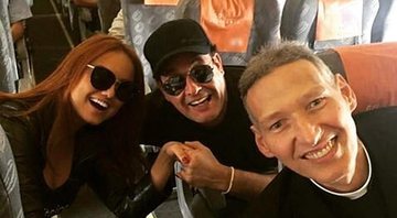 Sergio Mallandro dividiu voo com Ellen Rocche e padre Marcelo Rossi - Foto: Reprodução/ Instagram