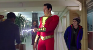 Billy Batson (Asher Angel) se transforma no super-herói Shazam - Foto: Reprodução/Warner Bros