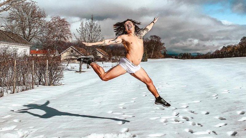Whindersson Nunes posta foto de cueca no gelo da Noruega - Foto: Reprodução/Instagram