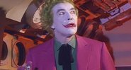 Cesar Romero como o vilão Coringa na série clássica estrelada por Adam West - Foto: Reprodução