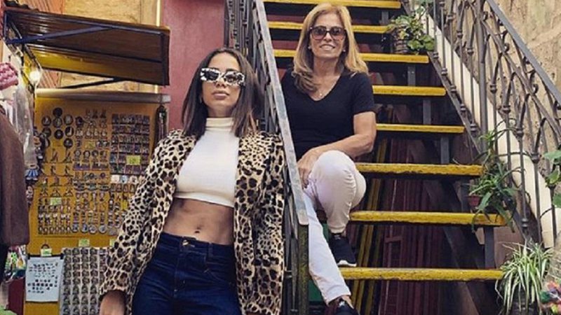 Anitta aproveita folga e passeia por Buenos Aires ao lado da mãe e amigos - Foto: Reprodução/Instagram