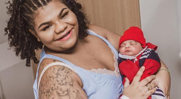 Flora Cruz com o filho recém-nascido, Ridan - Foto: Reprodução/ Instagram