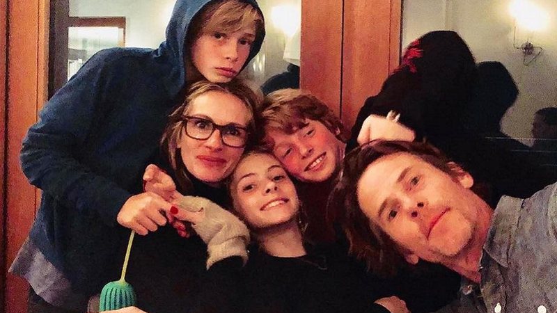 Julia Roberts aparece em foto rara acompanhada de seus filhos e do marido - Foto: Reprodução/Instagram