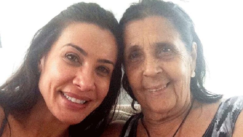 Scheila Carvalho com a mãe, dona Eunice, de 75 anos - Foto: Reprodução/ Instagram